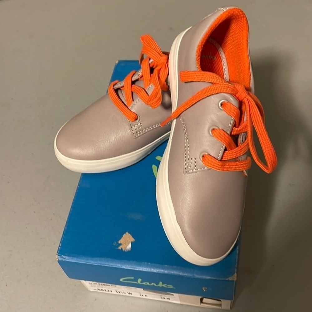Clarks Kids Sneakers - Gray with Orange Laces